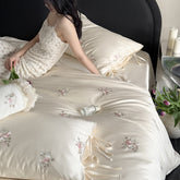 Soft Egyptian Cotton Rose Sweetheart Embroidered Bedding Set | Yedwo